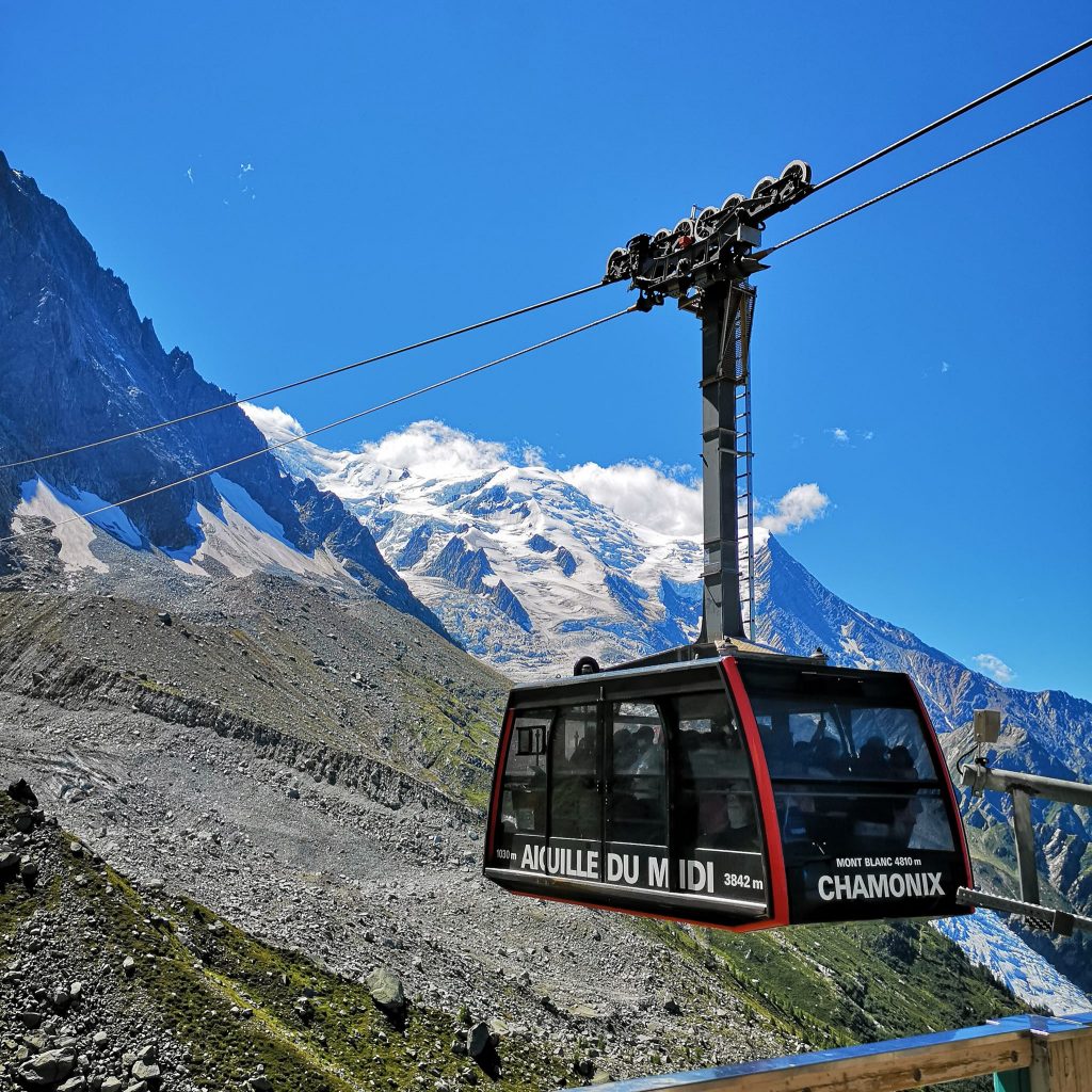 la cabinovia dell'aiguille du Midi