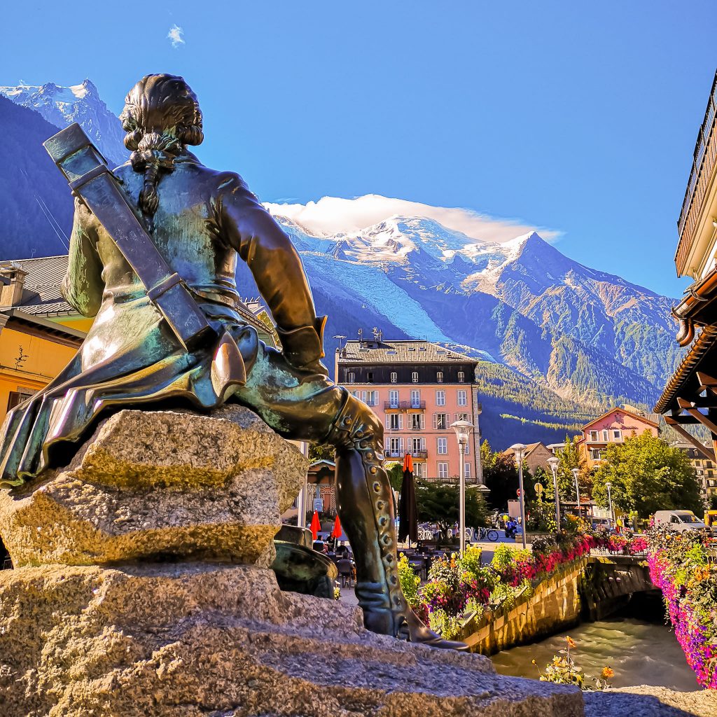 la statua di Michel Paccard a Chamonix