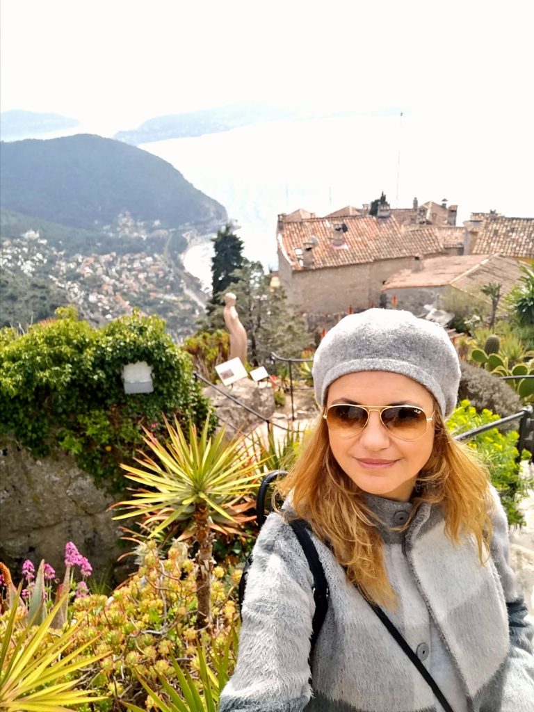 panorama della costa azzurra dal giardino esotico di eze