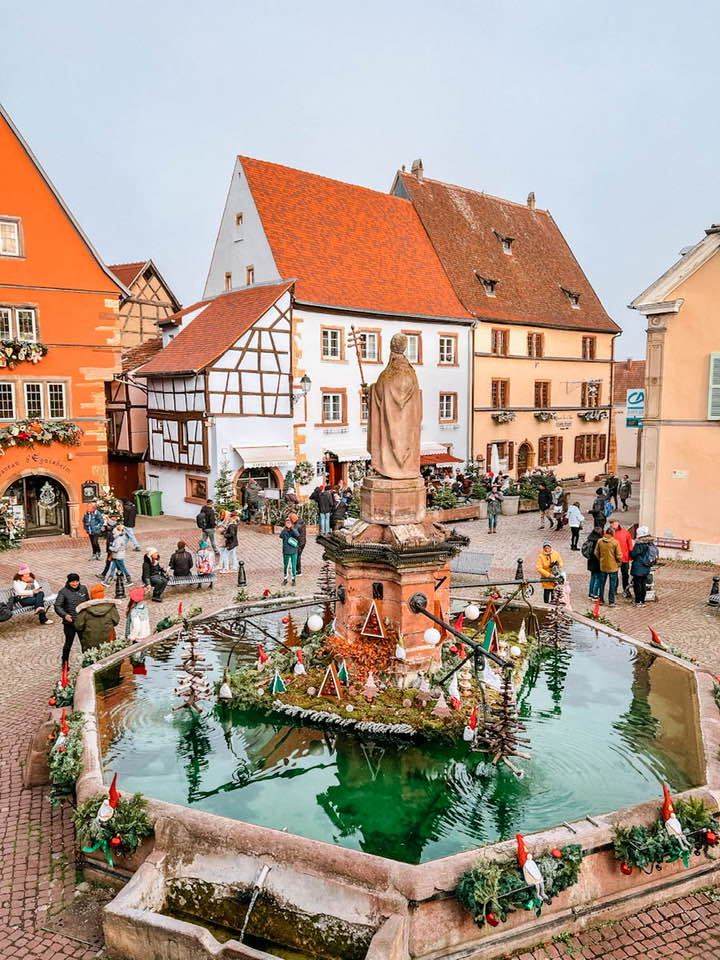 Eguisheim place du chateau