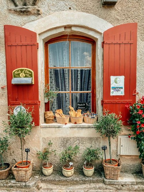Les Beau de Provence village