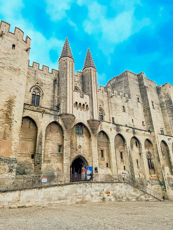 Palais des papes esterno