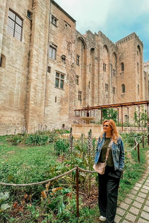 palais des papes giardino